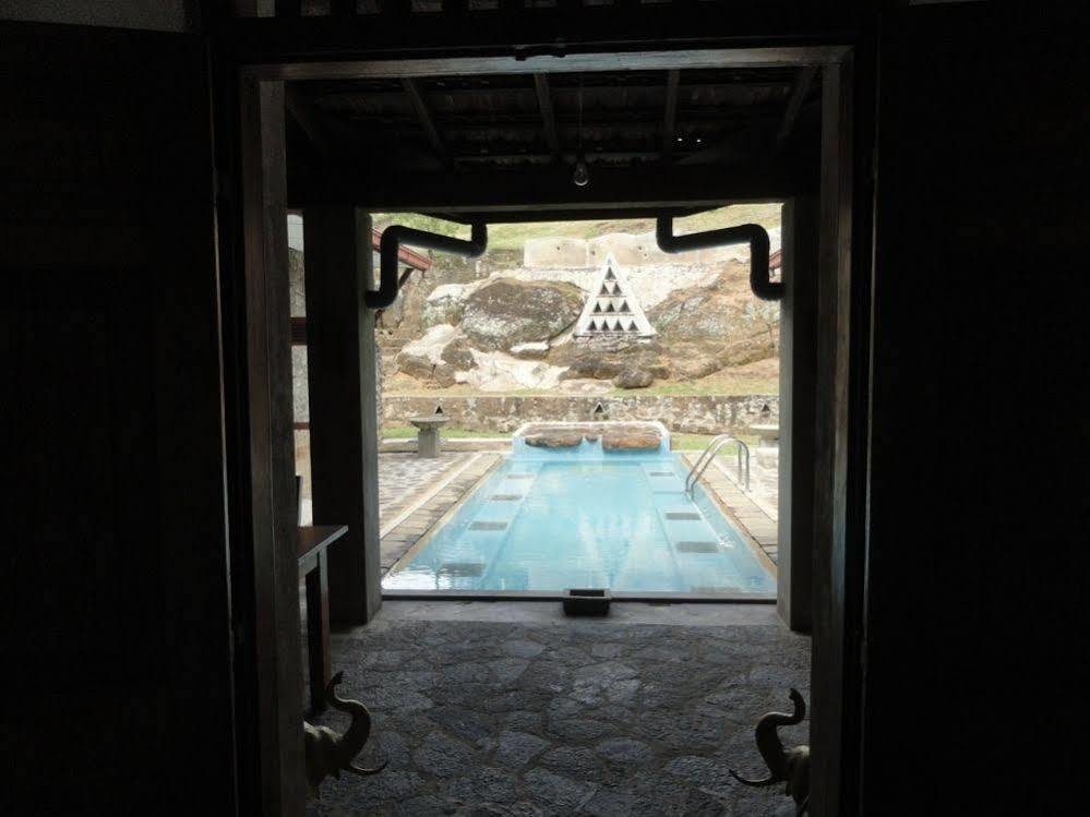 Serendip Stone Bungalow Kundasale Exterior foto